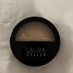 Laura Geller Translucent Setting Powder baked balance n brighten light